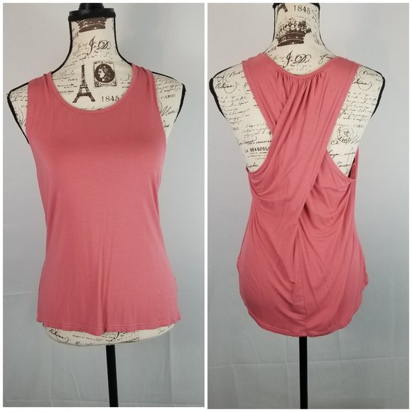 Tops - 🐧Hi Lo Wrapped Back Peekaboo Stretchy Tank Top